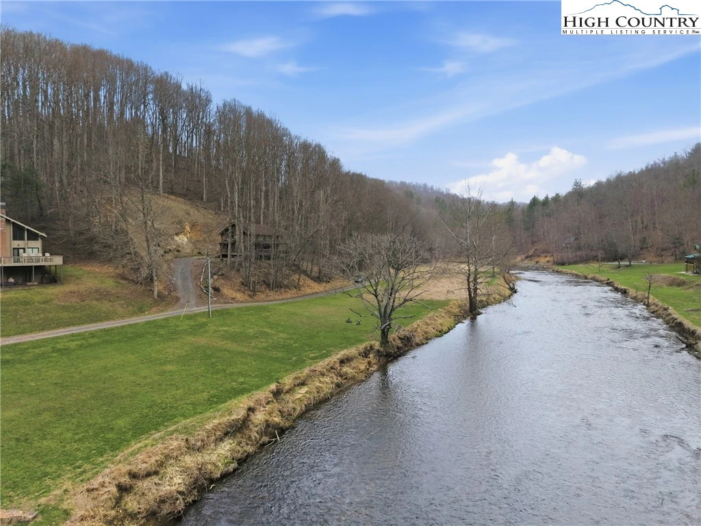 Image number 14 for the current listing