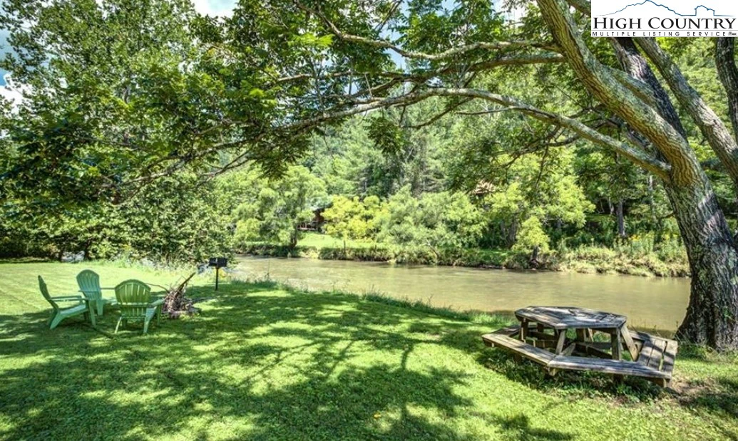 Image number 18 for the current listing