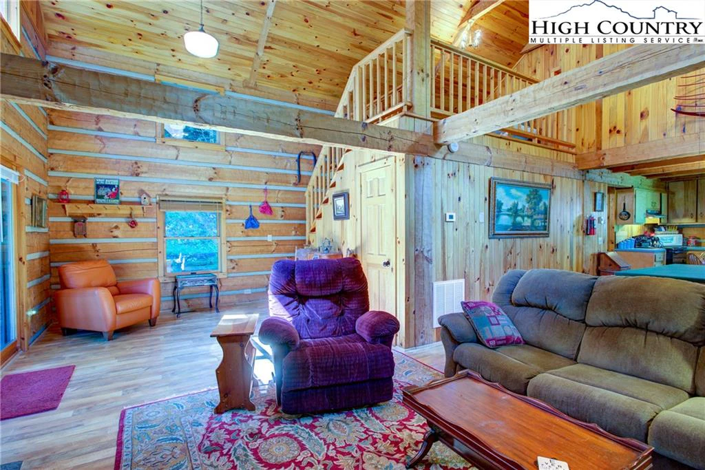 Image number 21 for the current listing