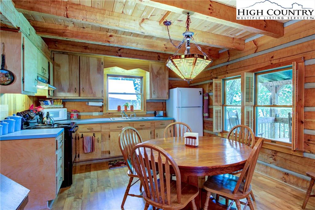 Image number 20 for the current listing