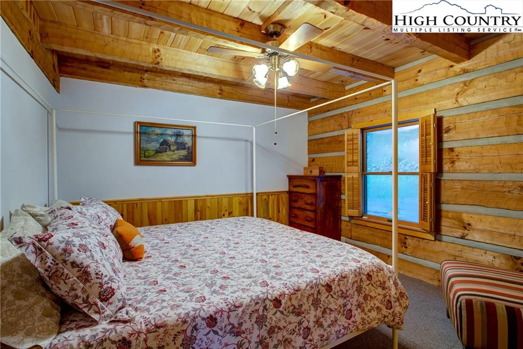 Image number 18 for the current listing