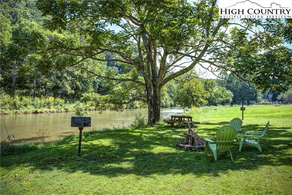 Image number 4 for the current listing