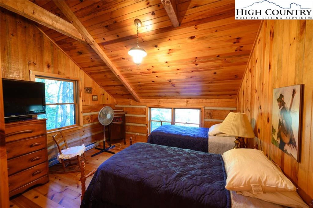 Image number 5 for the current listing