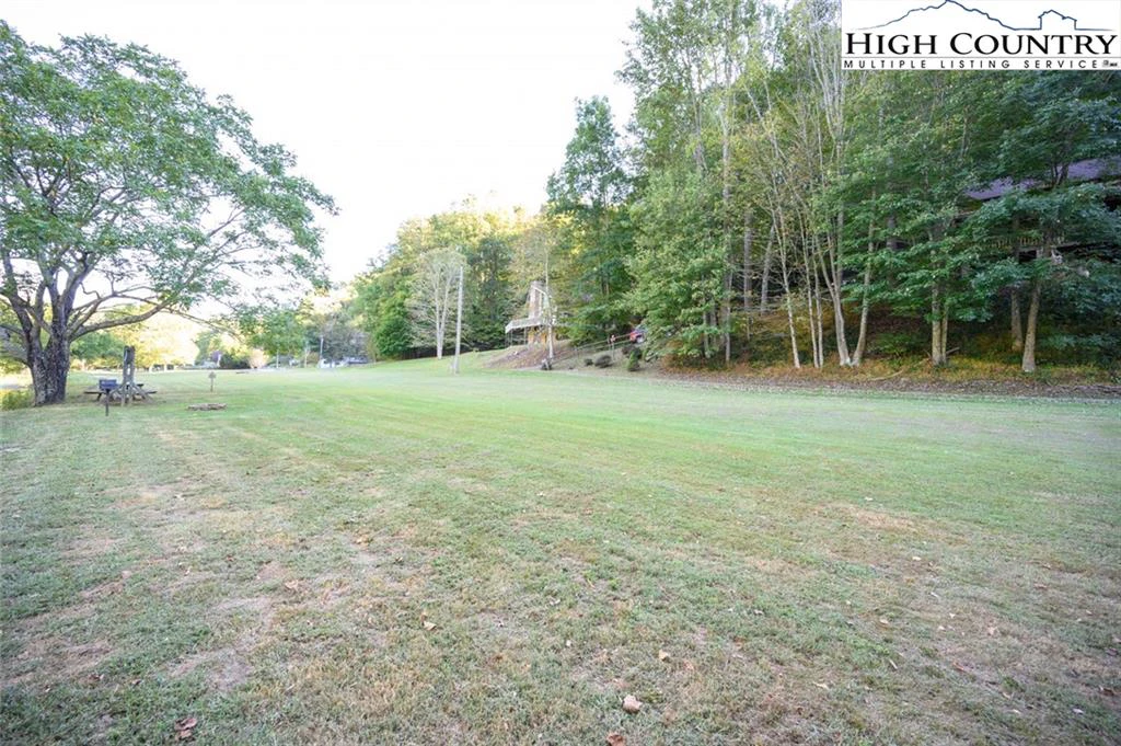 Image number 13 for the current listing