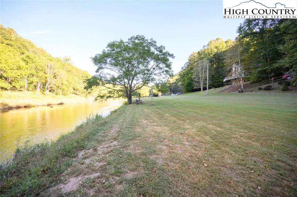 Image number 14 for the current listing