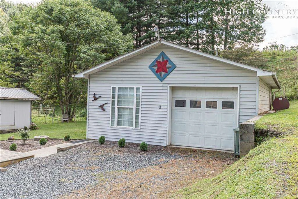 Image number 11 for the current listing