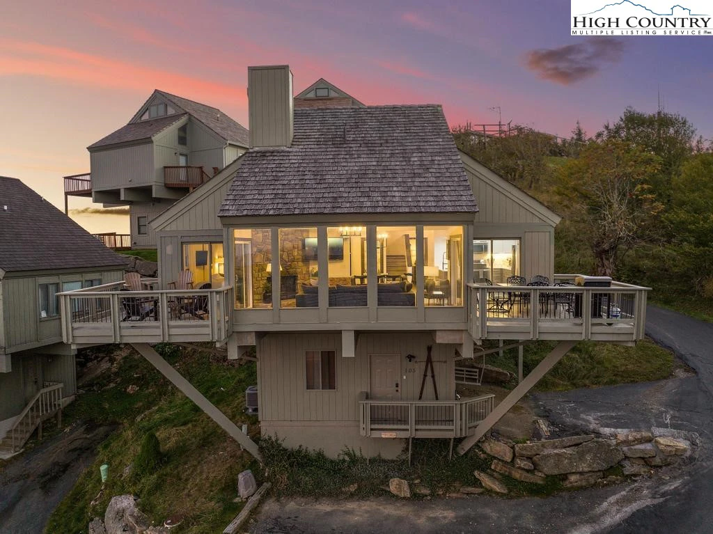Image number 1 for the current listing