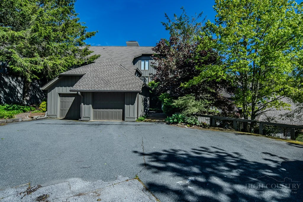 Image number 10 for the current listing