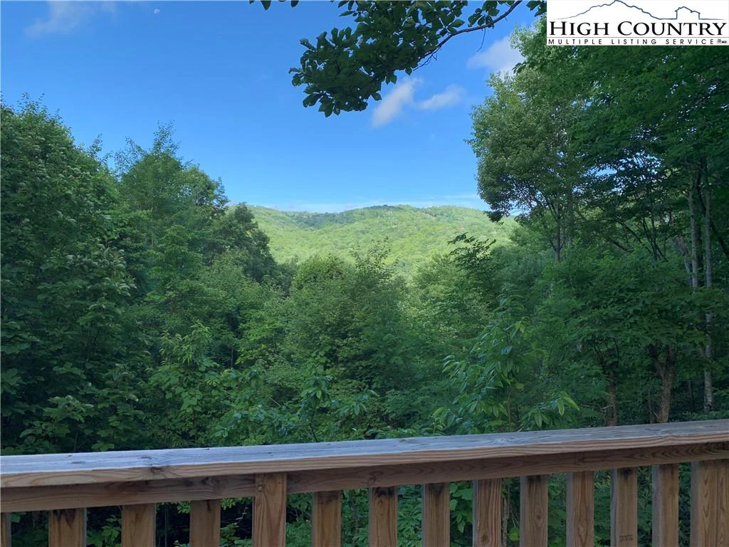 Image number 17 for the current listing