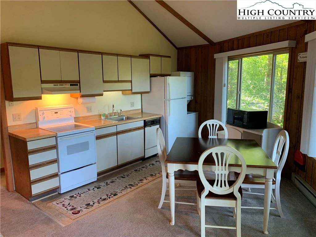 Image number 15 for the current listing