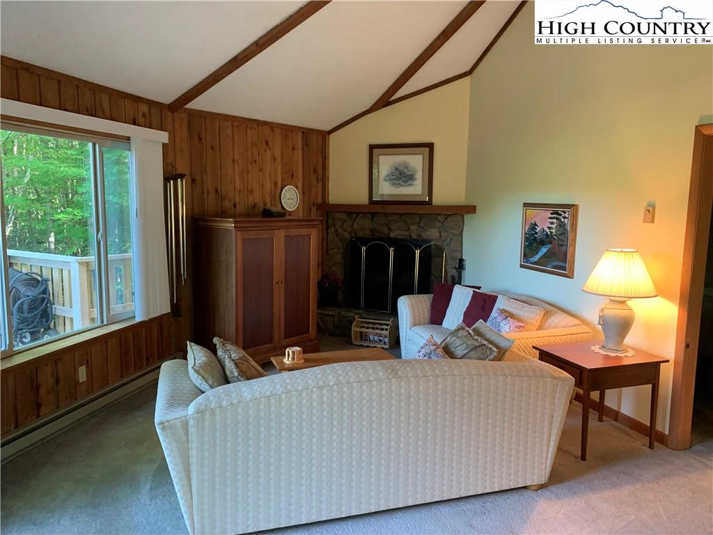 Image number 14 for the current listing