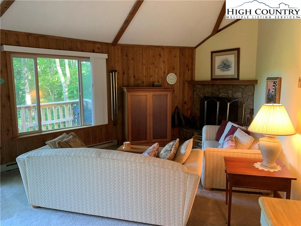 Image number 13 for the current listing