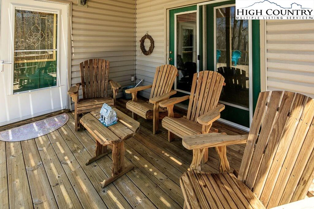 Image number 4 for the current listing