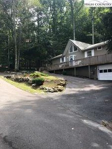 Image number 14 for the current listing