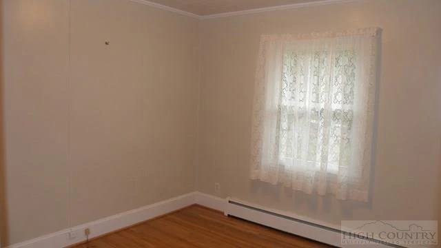 Image number 15 for the current listing