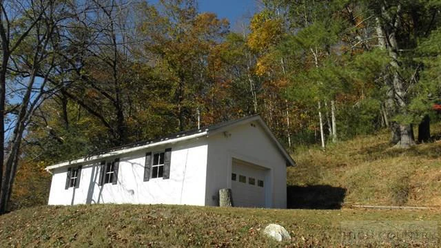 Image number 12 for the current listing