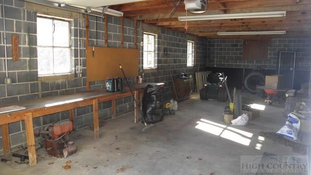 Image number 10 for the current listing