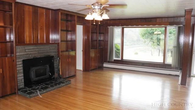 Image number 6 for the current listing