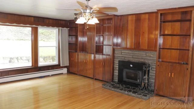 Image number 5 for the current listing