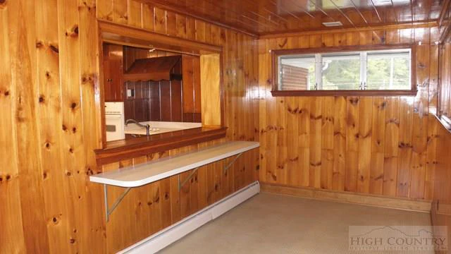 Image number 21 for the current listing