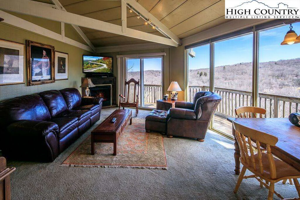 Image number 1 for the current listing