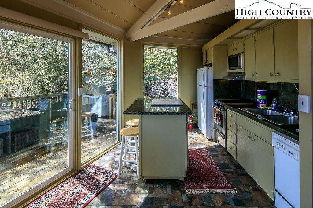 Image number 7 for the current listing