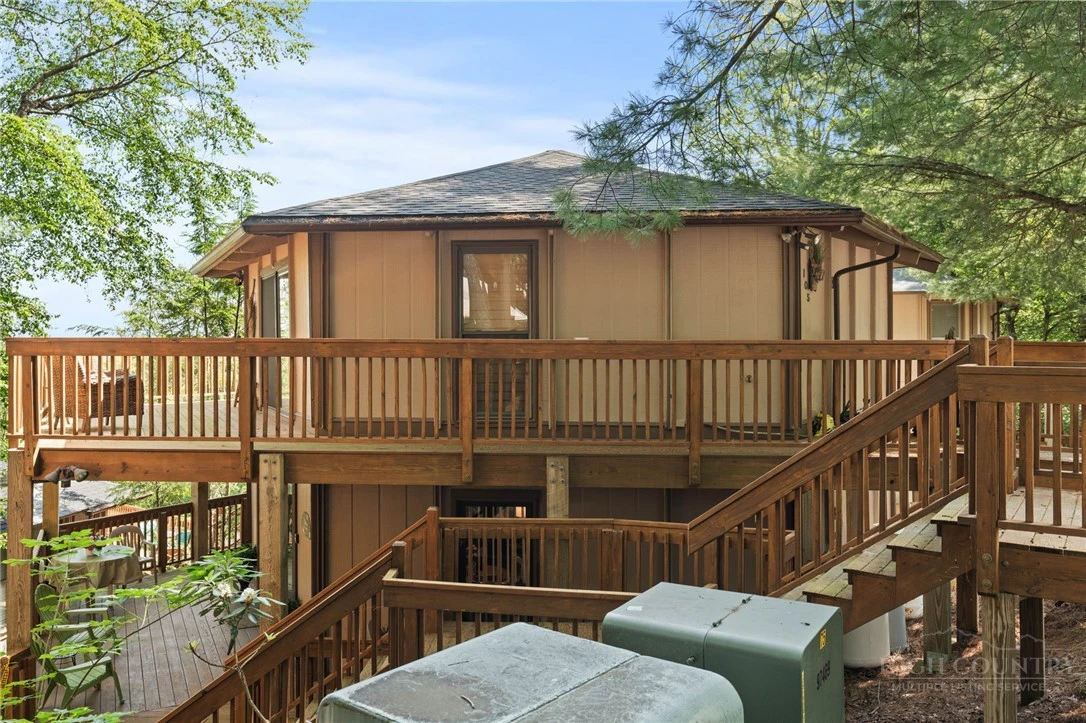Image number 1 for the current listing