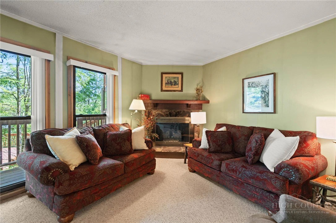 Image number 20 for the current listing