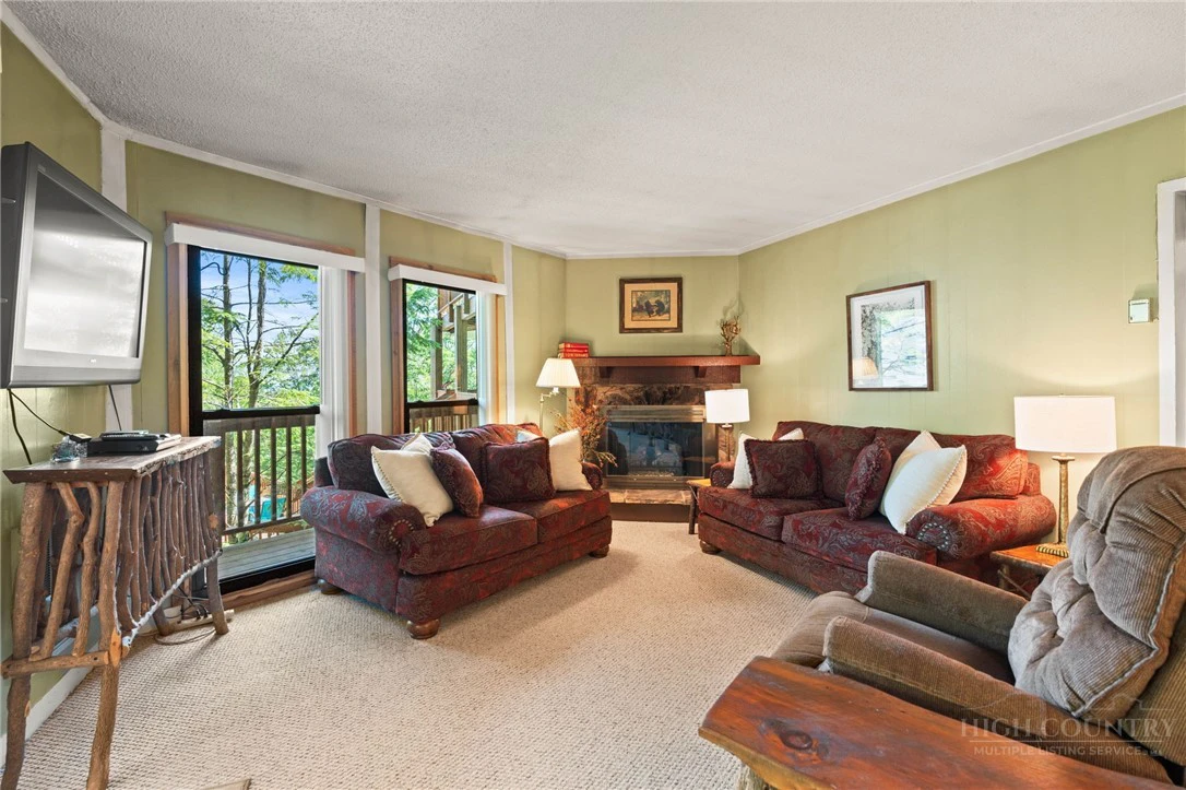 Image number 19 for the current listing