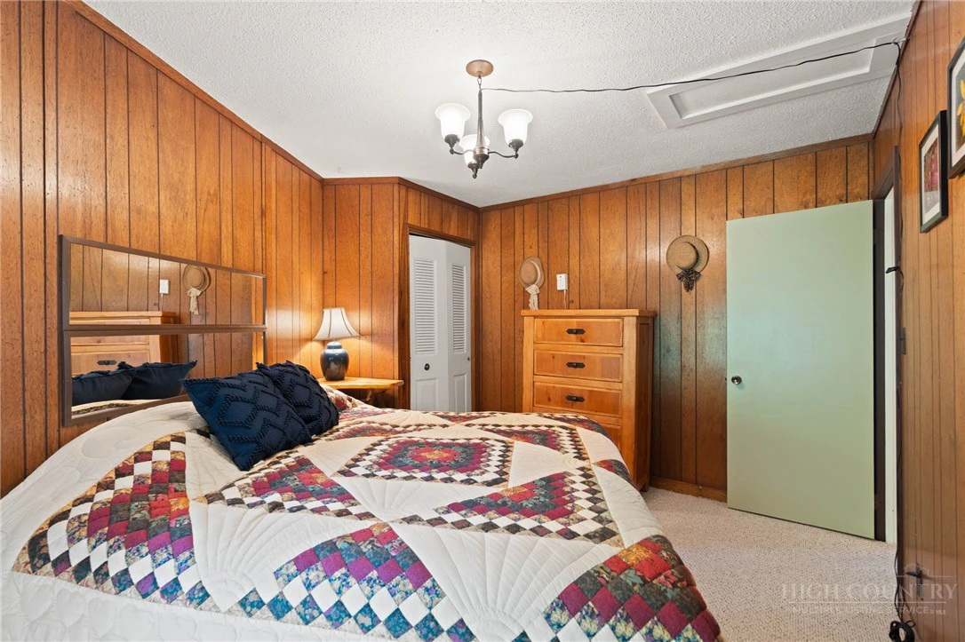 Image number 2 for the current listing