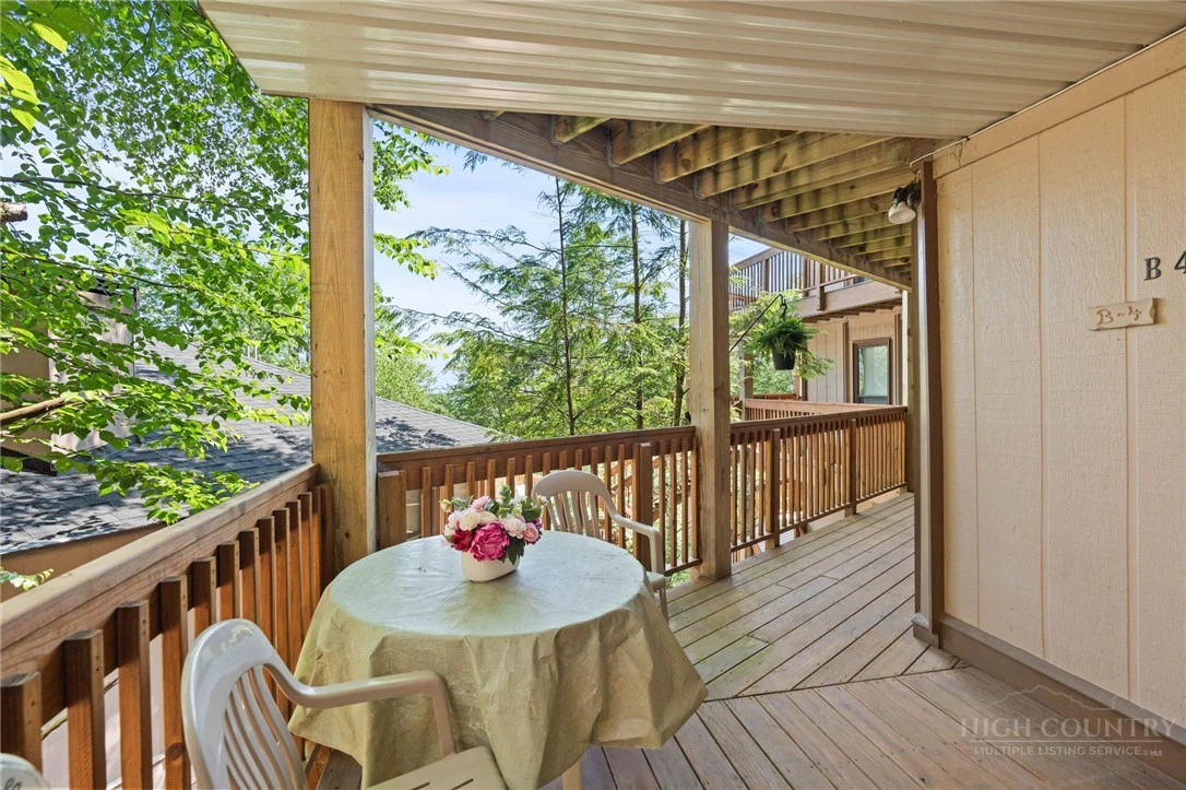 Image number 5 for the current listing