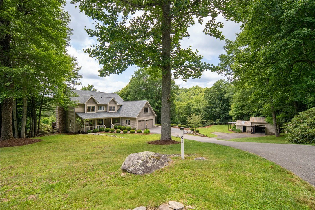 Image number 1 for the current listing