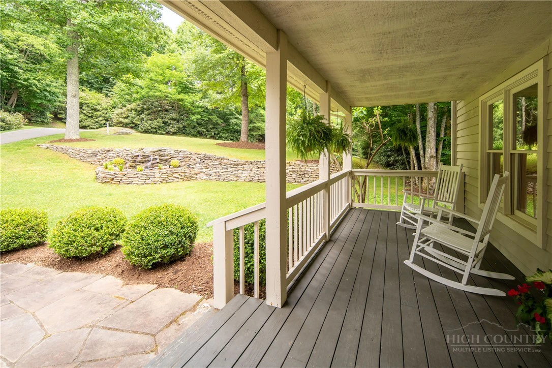 Image number 8 for the current listing