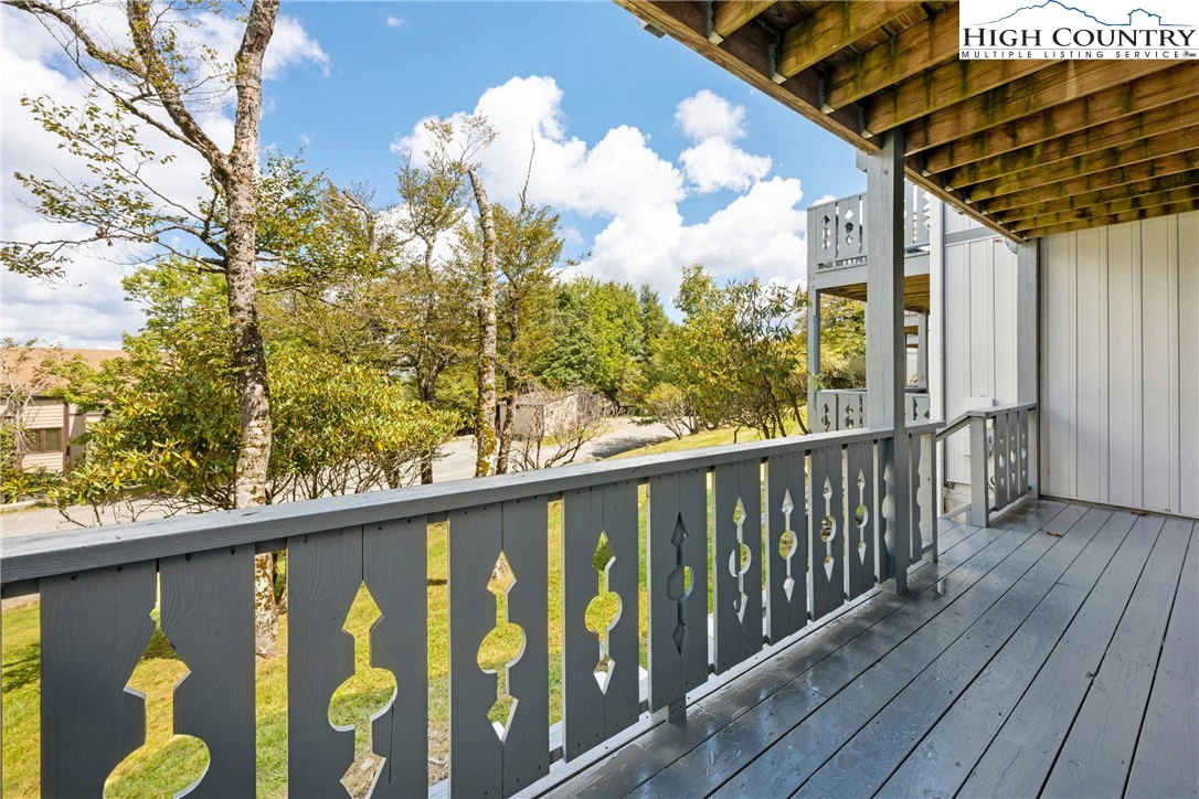 Image number 6 for the current listing