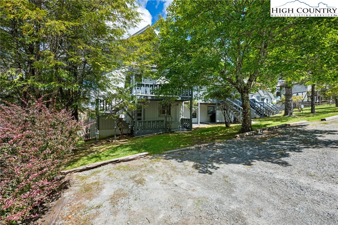 Image number 11 for the current listing