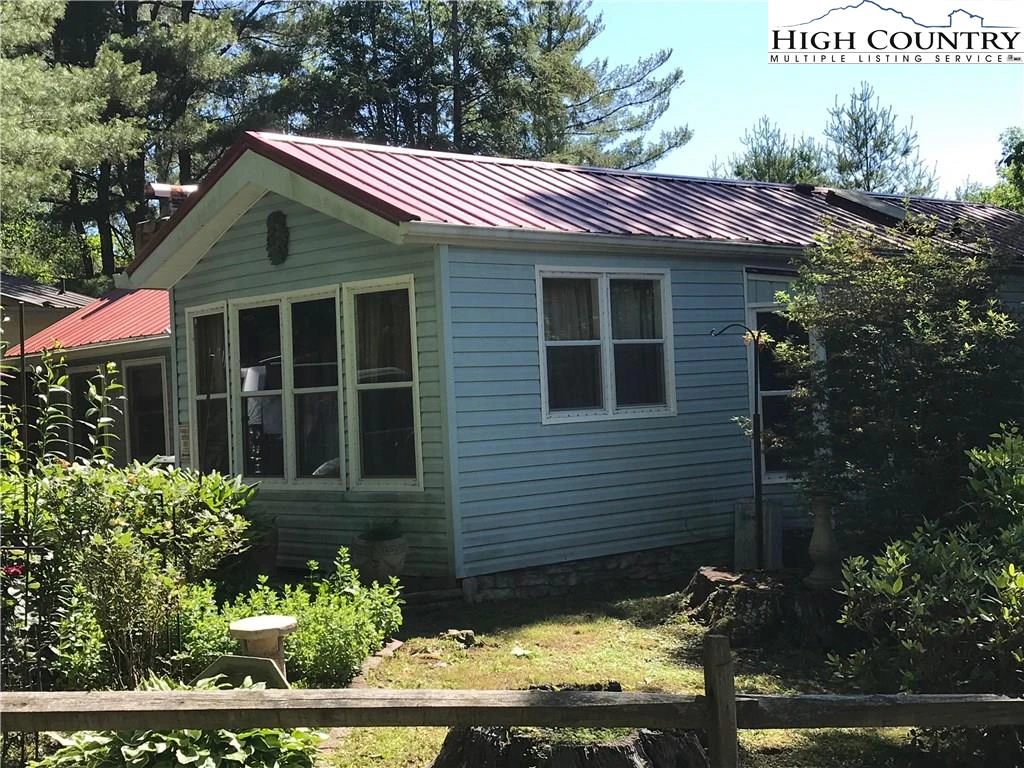Image number 1 for the current listing