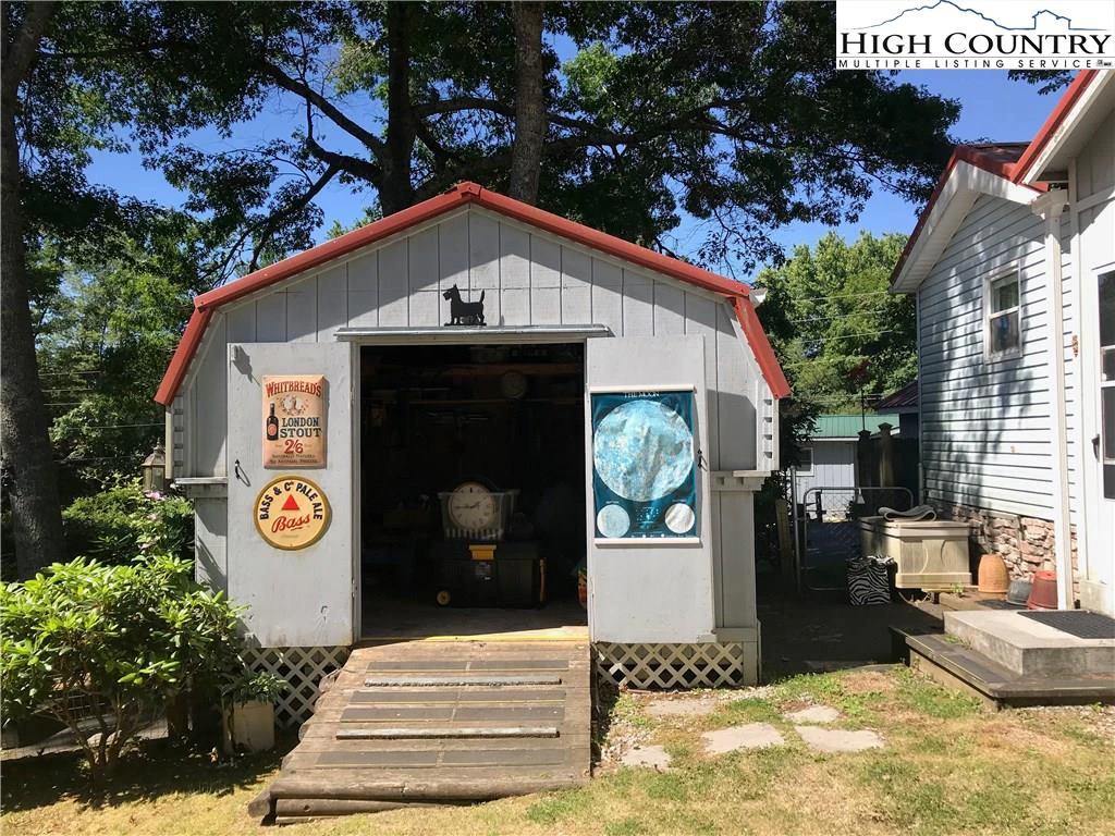 Image number 13 for the current listing