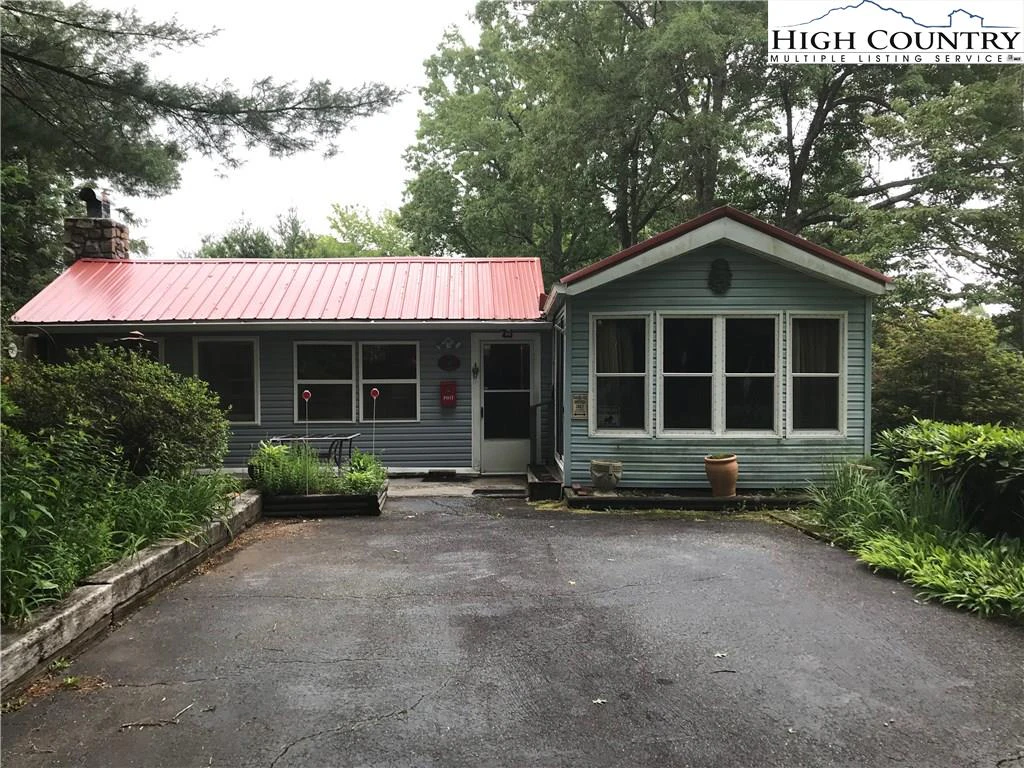 Image number 4 for the current listing