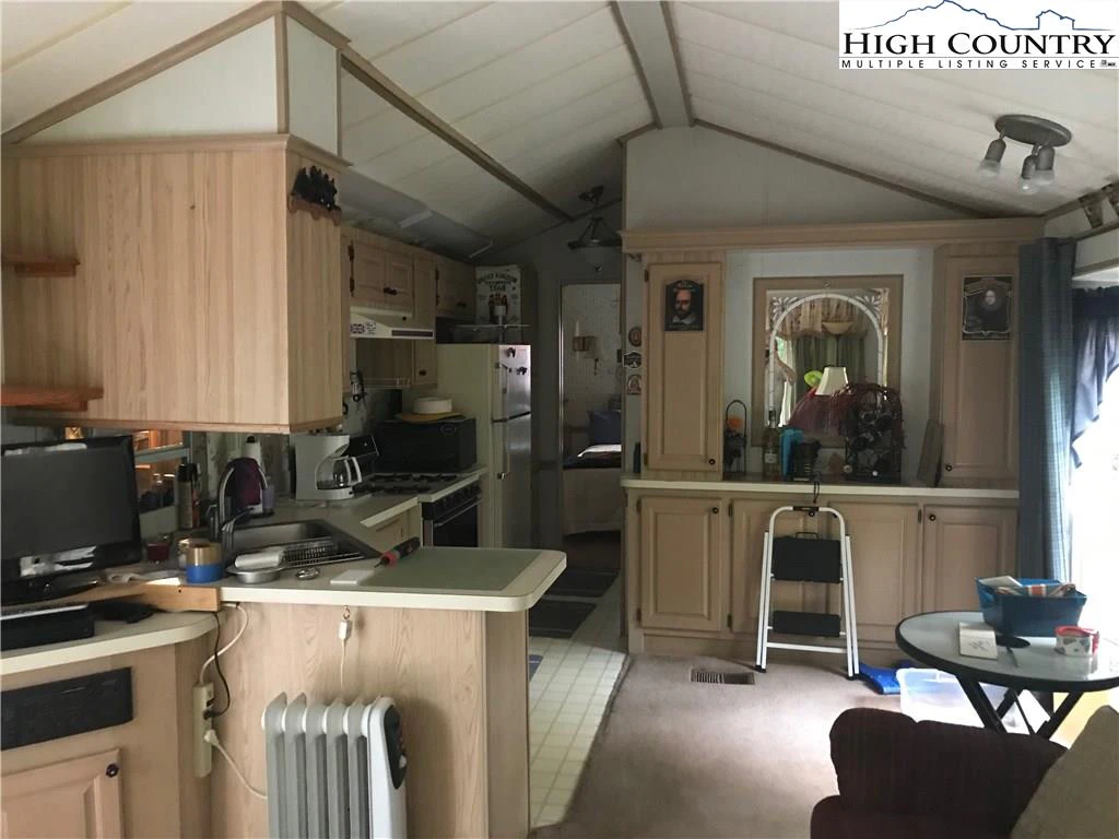 Image number 7 for the current listing