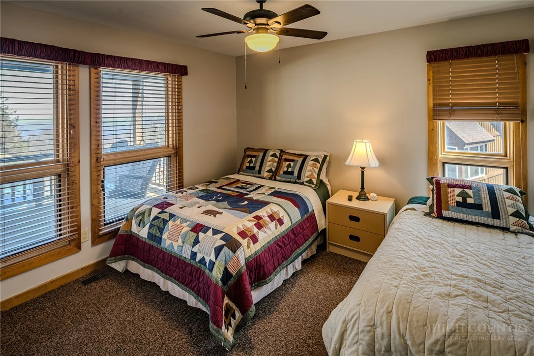 Image number 8 for the current listing