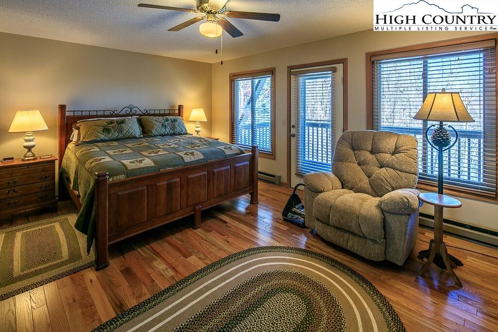 Image number 12 for the current listing