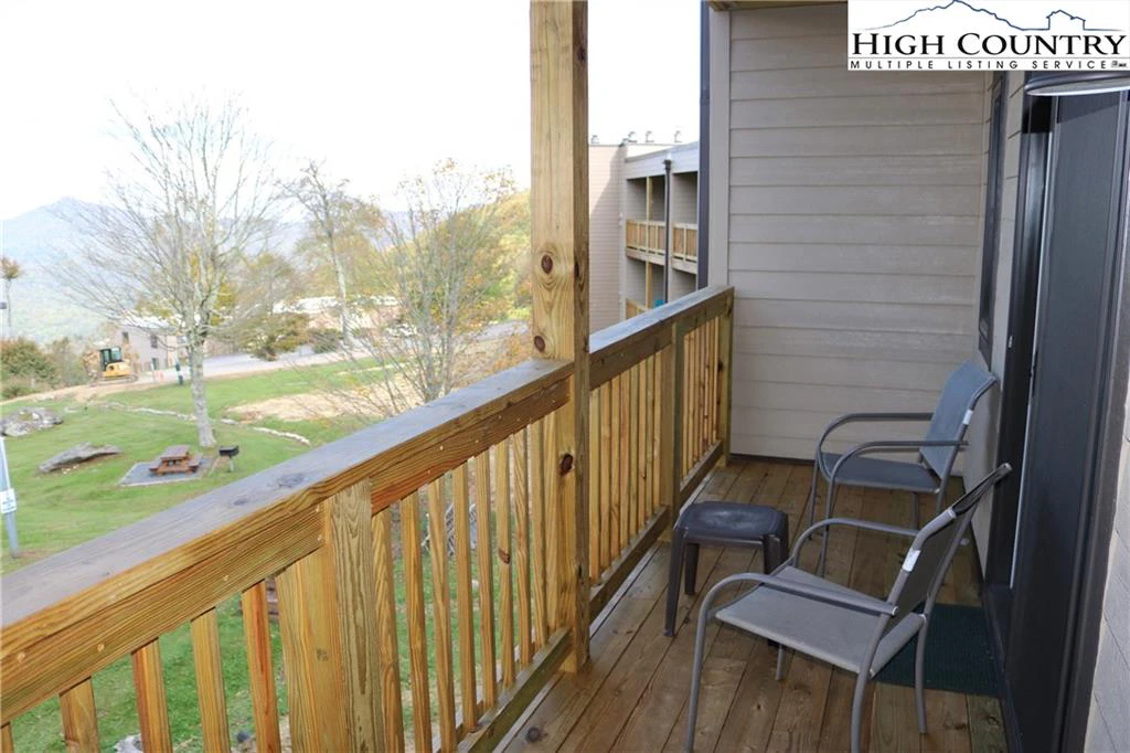Image number 13 for the current listing