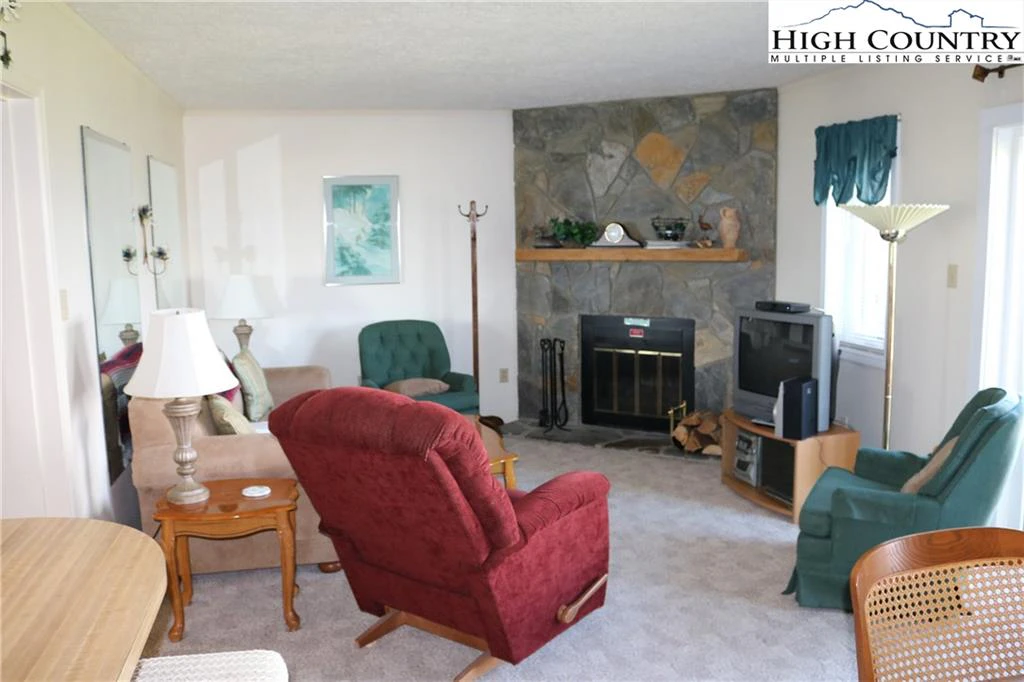 Image number 6 for the current listing