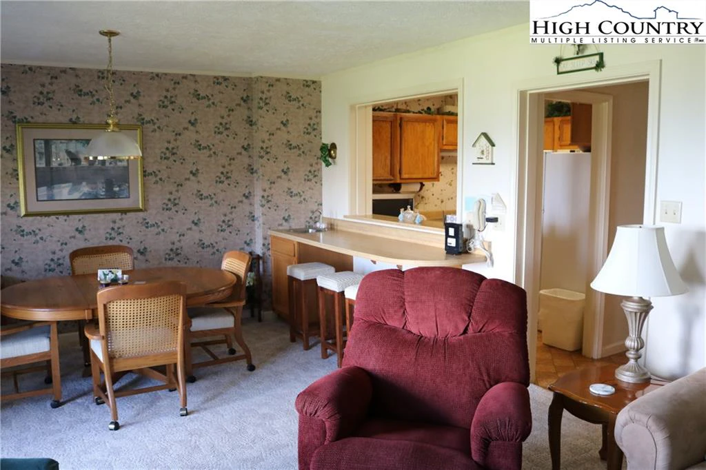 Image number 7 for the current listing