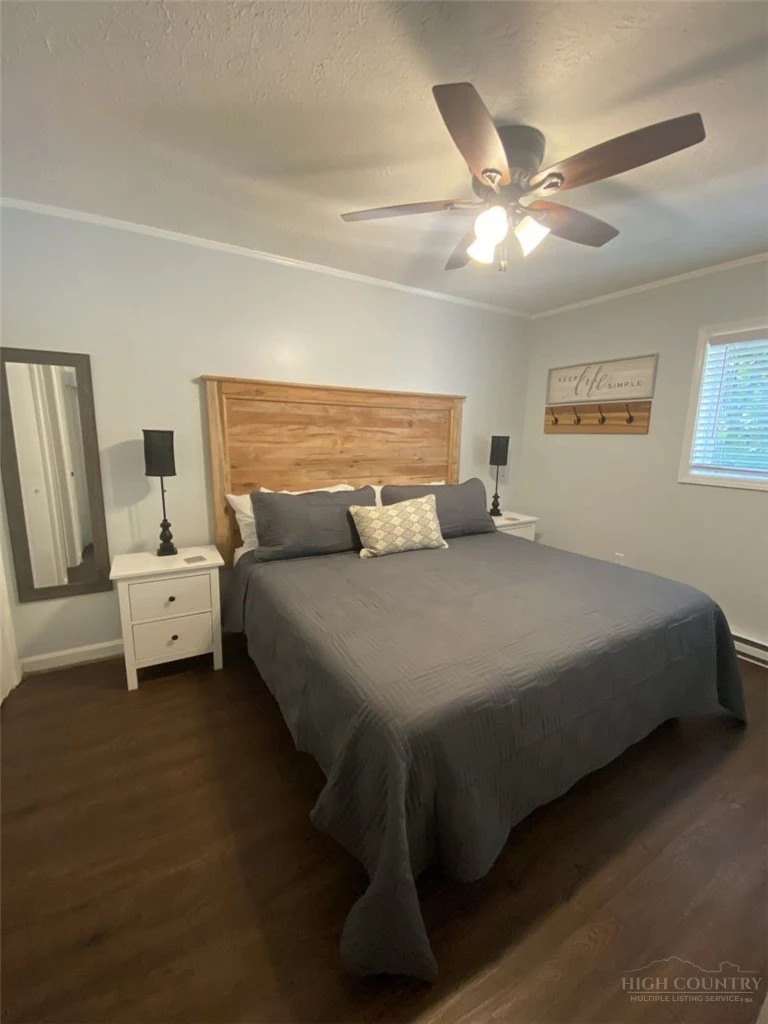 Image number 9 for the current listing
