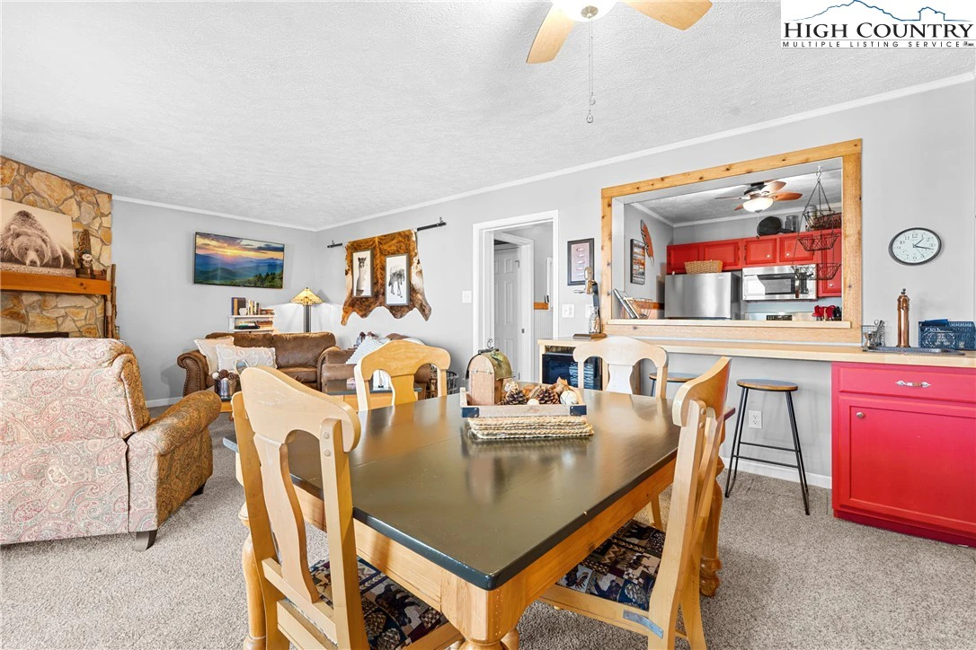 Image number 13 for the current listing