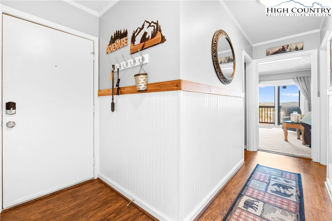 Image number 2 for the current listing