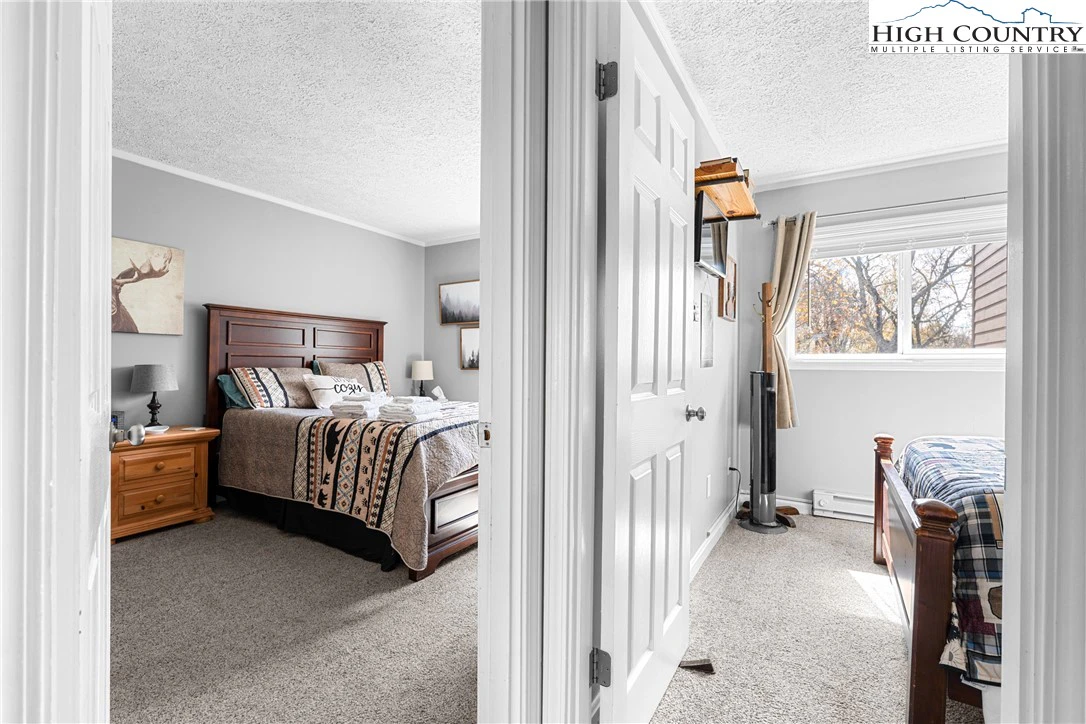 Image number 5 for the current listing