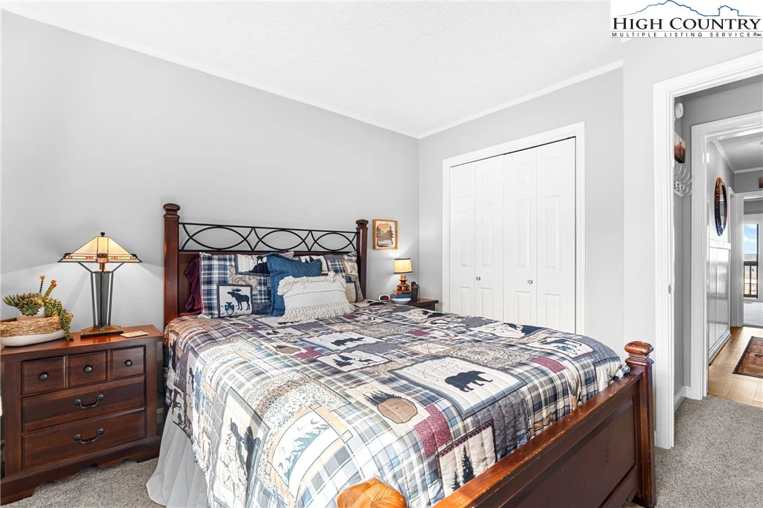 Image number 10 for the current listing