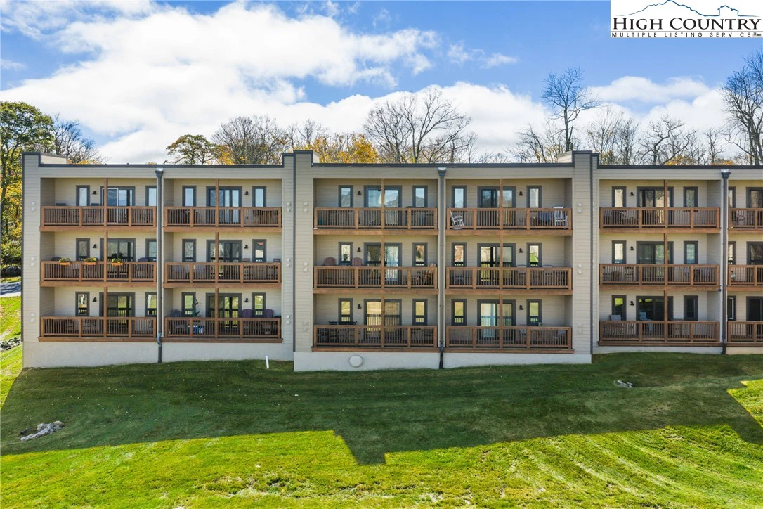 Image number 14 for the current listing